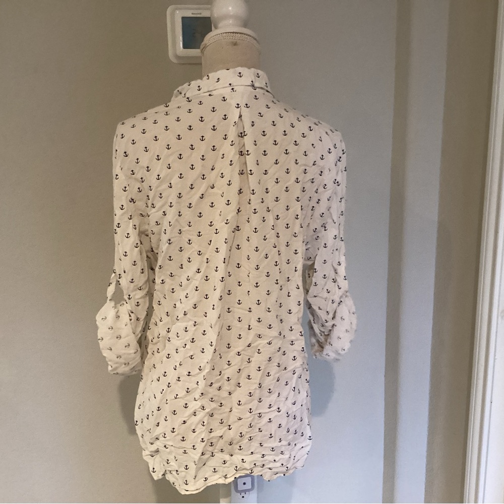 Roll-tab sleeve, button down top, anchor pattern White Casual Button Down Shirt - Picture 4 of 6